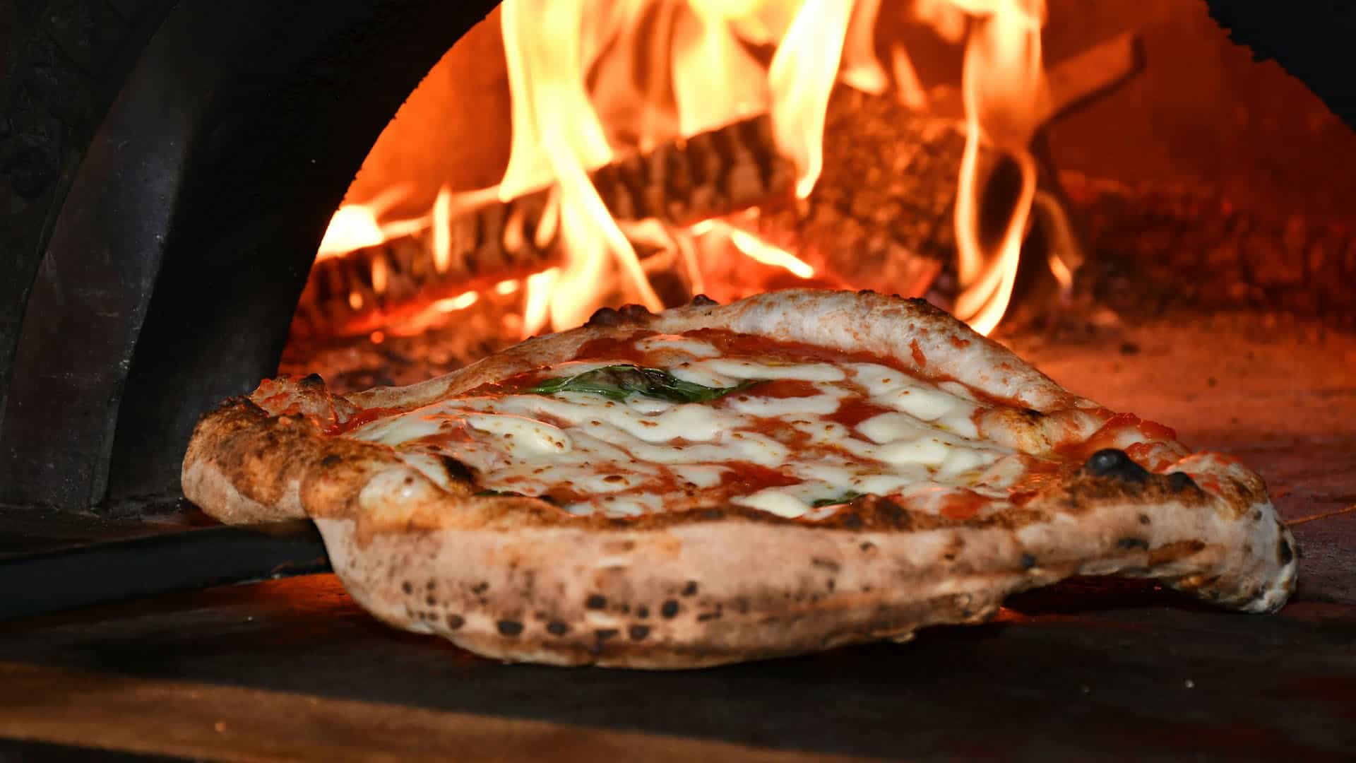Why Wood-Fired Pizza Tastes Better Than Others